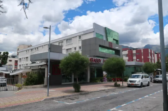 Embassy Quito Отели в г. 