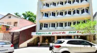 Raya s Annexe 1 Hotels near Sarkarai Padithurai Ghat