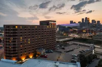 Courtyard Minneapolis Downtown Hotel dekat Gold Medal Park