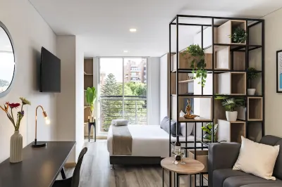 Exclusivos Aptos Amoblados en El Edificio Cabrera 85-12 Các khách sạn gần Zona T