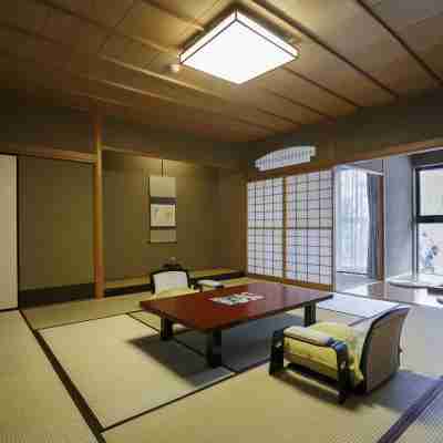 Yamanaka Onsen Kuriya Yasohachi Rooms