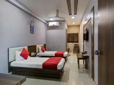 Hotel Saffron Các khách sạn gần Rai University