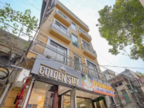 金色住宿酒店 鄰近阿卡爾·塔拜特宮的酒店