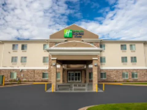 Holiday Inn Express & Suites CLINTON by IHG Hotels in Clinton