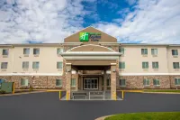 Holiday Inn Express & Suites Clinton Hotels near Felix Adler Children's Discovery Center