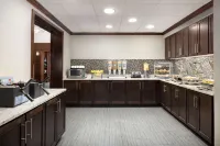 Homewood Suites by Hilton Manchester/Airport - Завтрак