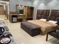 Hotel Shane Avadh - Parkplatz