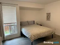 Central Bellevue House