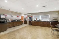 Best Western Plus Brunswick Inn  Suites - breakfast