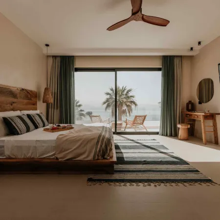 Ostrako Beachside Suites