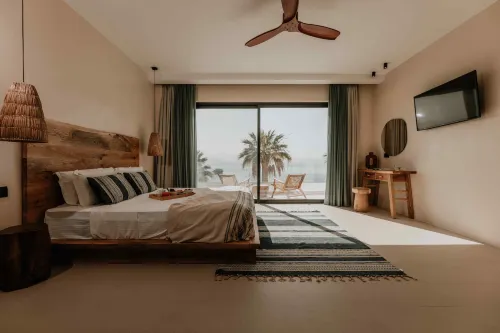 Ostrako Beachside Suites - 5 ดาว