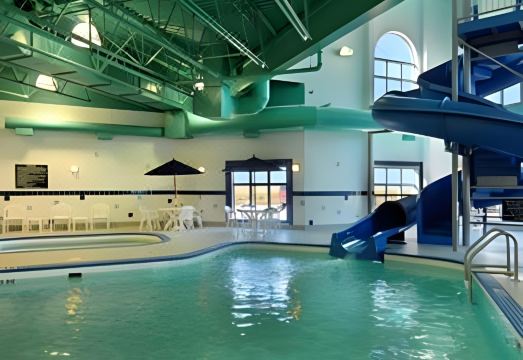 라마다 바이 윈덤 웨이번