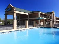 Quality Inn Adairsville-Calhoun South Hotels in Adairsville