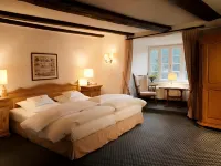 Hotel Und Restaurant Burg Schnellenberg Hotels in Attendorn