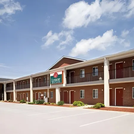 Luxbury Inn & Suites