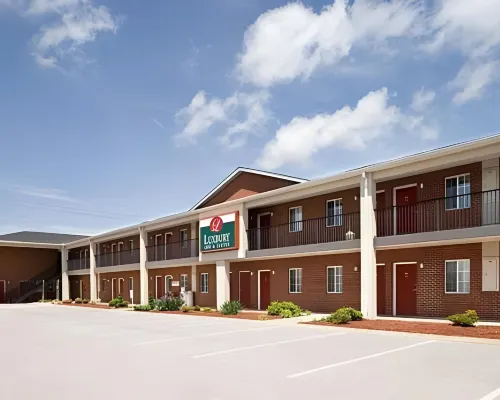 Luxbury Inn & Suites Hotels in Blount County