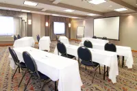 Holiday Inn Express & Suites Calgary South-Macleod Trail S