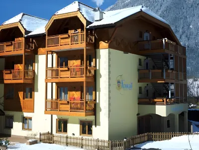 Residence Kristall- Fiemme Holidays Hotel di Ziano di Fiemme