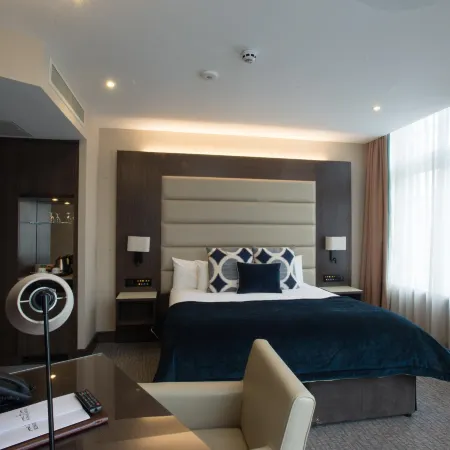 The Kings Head Hotel Отели рядом с достопримечательностью «Стадион «Лофтус Роуд»»