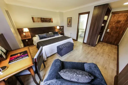 Bavaria Sport Hotel Отели рядом с достопримечательностью «Serra Park - Centro de feiras e eventos»