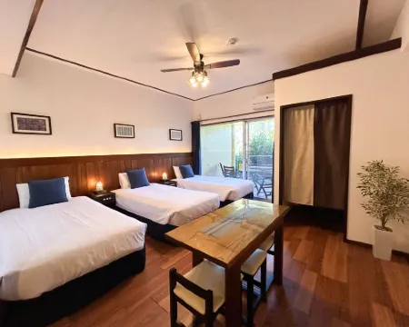 เพนชั่น ซันเซ็ท บีช โรงแรมในนะกิจิง