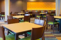 Fairfield Inn & Suites Columbus OSU - breakfast