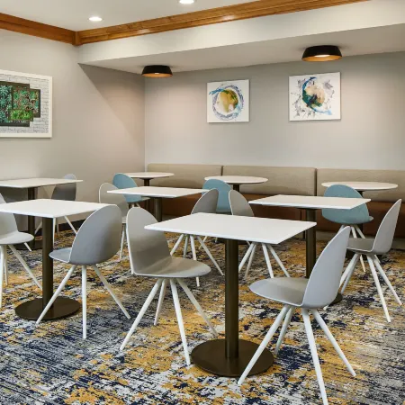 TownePlace Suites Colorado Springs South Отели рядом с Аэропорт Петерсон-Филд