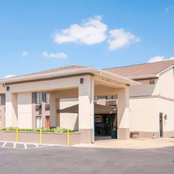 Howard Johnson by Wyndham Scott Lafayette