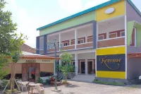 Kenewae Living Near Alun-Alun Wonosari Mitra RedDoorz فنادق في Wonosari