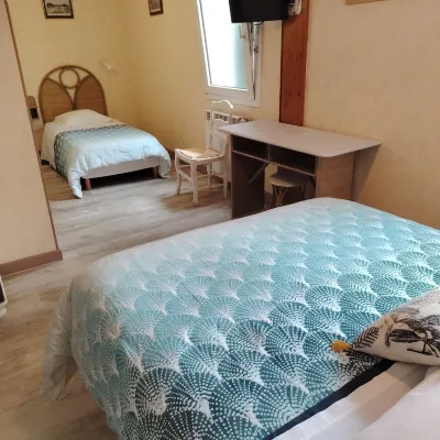 A la Porte Saint Jean Hotels in Bersac-sur-Rivalier