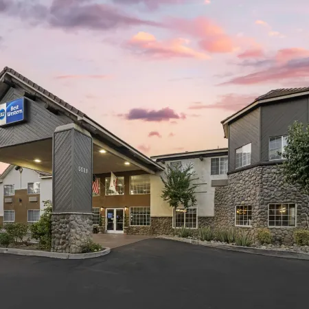 Best Western Liberty Inn