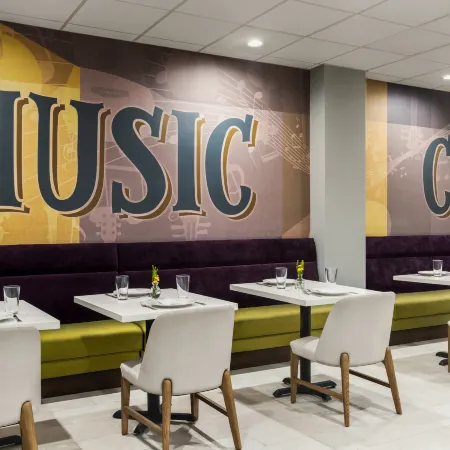 Holiday Inn NASHVILLE DOWNTOWN - STADIUM by IHG