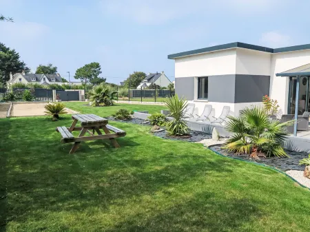 Palet Breton Отели в г. Локирк