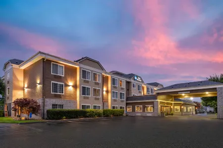 Best Western Columbia River Waterfront Hotel Astoria Отели в г. Астория
