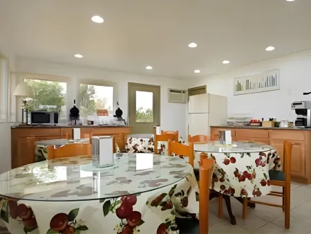 Lakeview Inn Centralia Отели в г. Чехалис