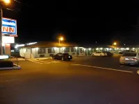 Milwaukie Inn Portland South - Motels