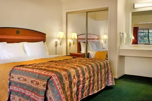 Mission Inn and Suites Hotels in Hayward