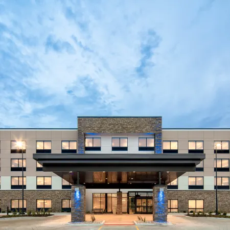 Holiday Inn Express & Suites EAST PEORIA - RIVERFRONT by IHG
