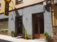 Cozy double room with private bathroom Hotels in Valdes