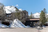 Red Wolf Lodge at Olympic Valley Hôtels à proximité de : Squaw Valley Ski Area