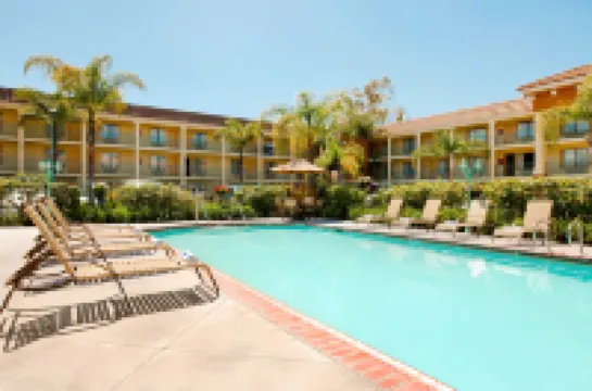 Cortona Inn and Suites Anaheim Resort