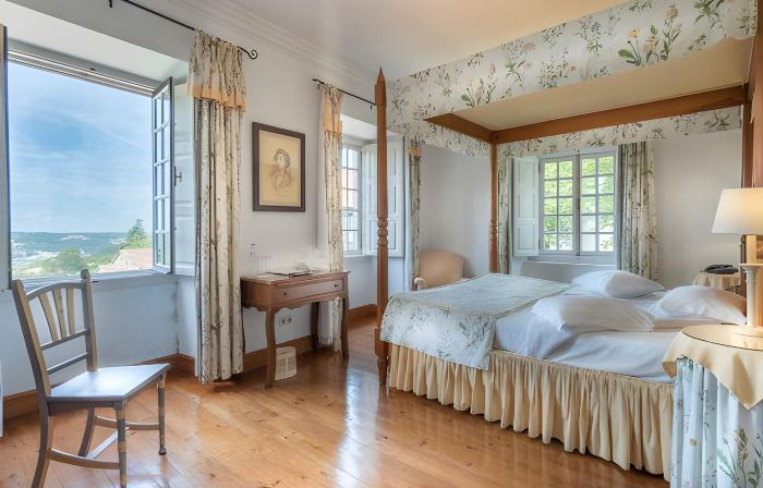 Lawrences Hotel