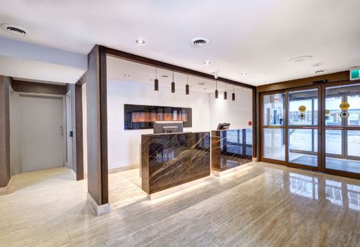 타운 인 스위트 호텔