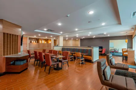 TownePlace Suites Lexington Keeneland/Airport Отели рядом с достопримечательностью «Nostalgia Station Toy Museum»