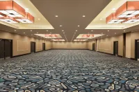 Embassy Suites by Hilton Atlanta Airport Hotel di College Park