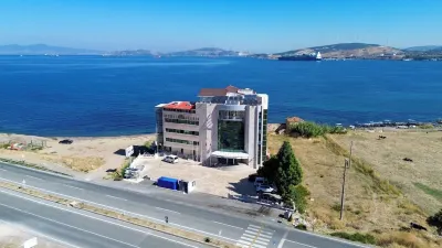 Club Rose Bay Hotel
