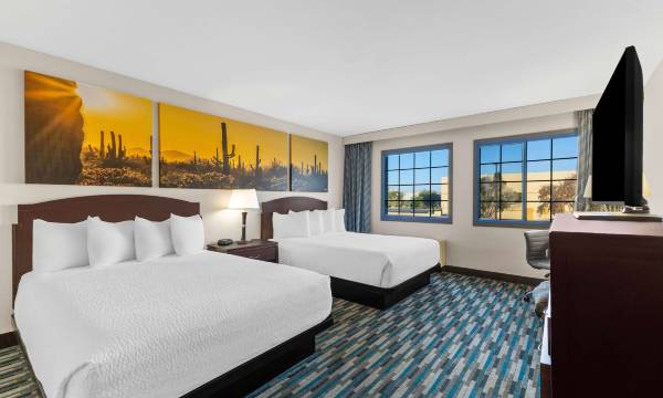 Days Inn & Suites by Wyndham Mesa Near Phoenix