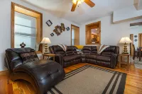 Impressive Private 2BR Suite w/Parking Univ Area