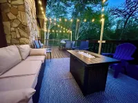 Cabin with Mountain Views / Large Deck / Fireplace / Near Hiking, Biking, Winery