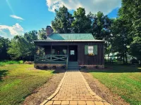 Rustique Cabin at Briarcreek Farm, Downstairs Only,  Sleeps 4